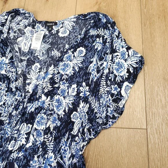 New Torrid Womens One Size 1 / 2 (14-20) Blue Floral Cinc Waist Tie Kimono $69 - Picture 9 of 16